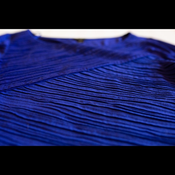 3/4 sleeve shirt - Picture 2 of 2